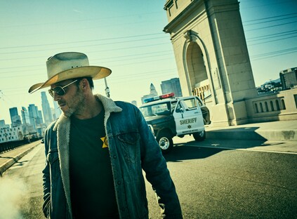 Sheriff Bill Hollister Stephen Dorff Deputy