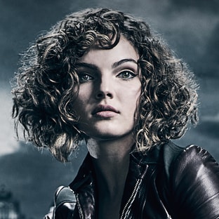 Selina Kyle Camren Bicondova Gotham